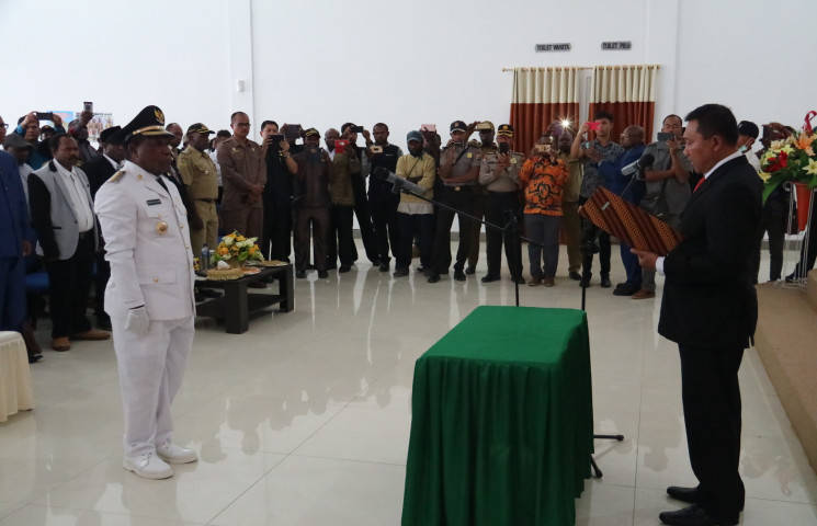 Musa Isir Dilantik Sebagai Penjabat Bupati Paniai